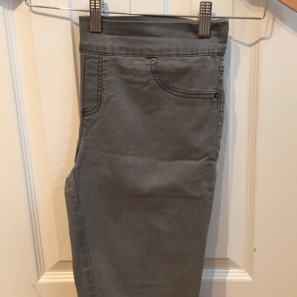 Grey Skinny Jegging - Picture 2 of 4